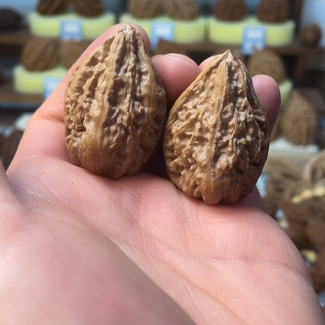 文玩核桃把件秋子奶瓶