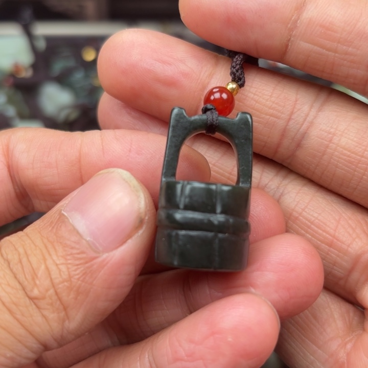 和田玉吊坠未镶嵌