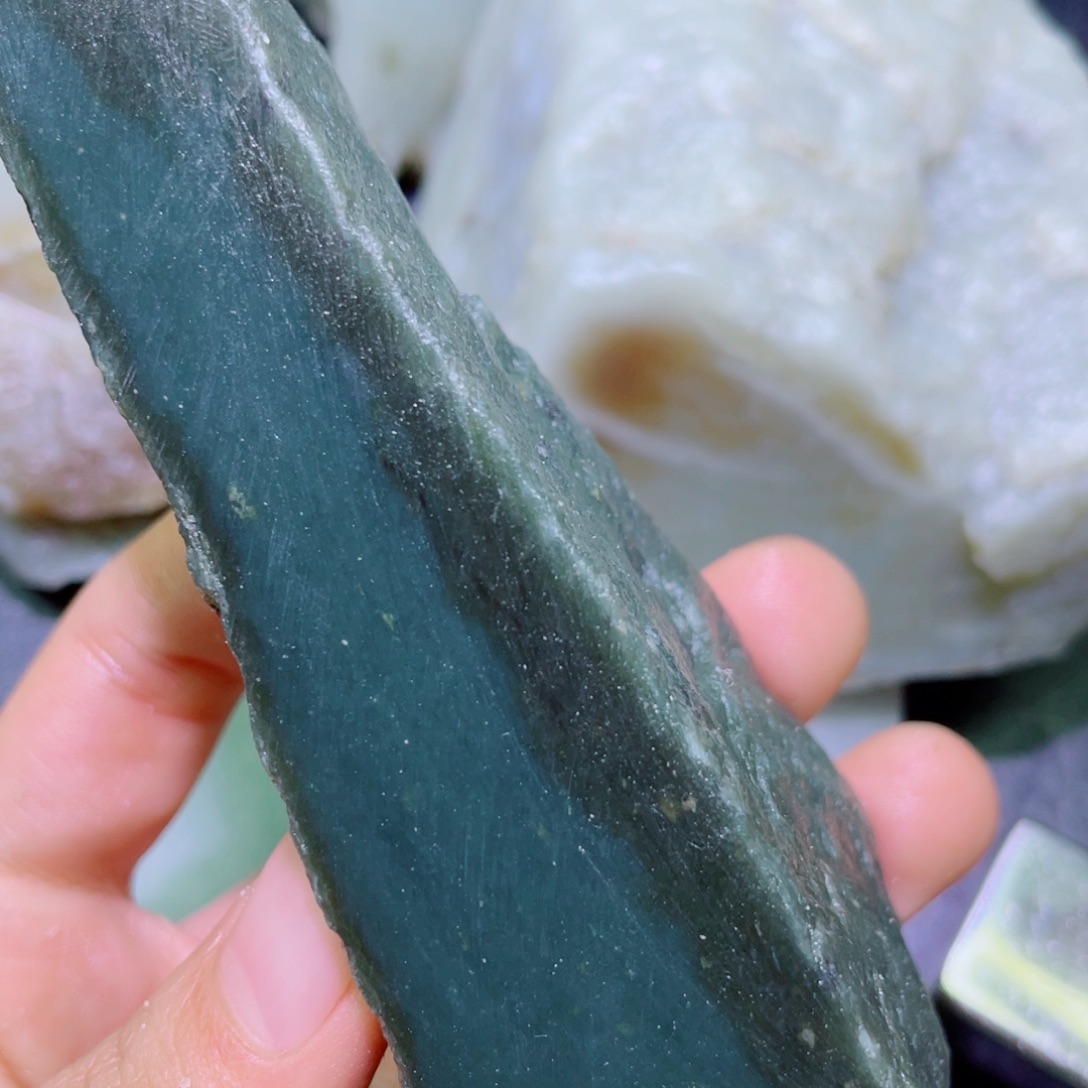 和田玉未镶嵌珠宝半成品