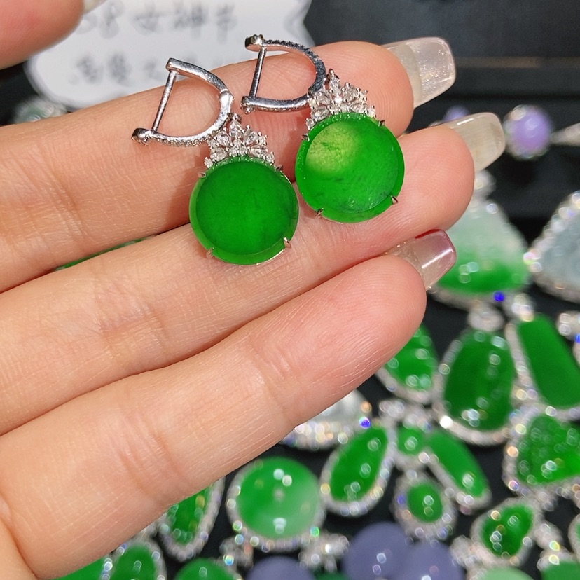 【闪购商品】翡翠耳饰18K金镶嵌天然翡翠