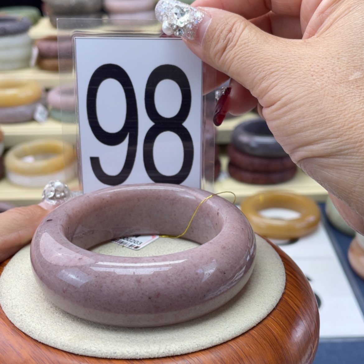 【闪购商品】石英质玉手镯未镶嵌