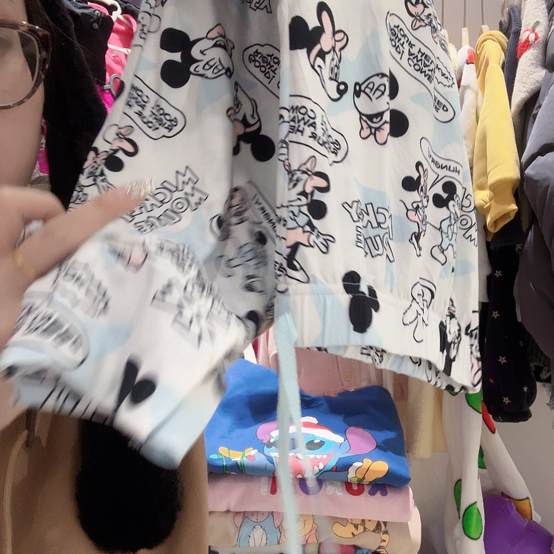 84腰围可弹特价不退不换，