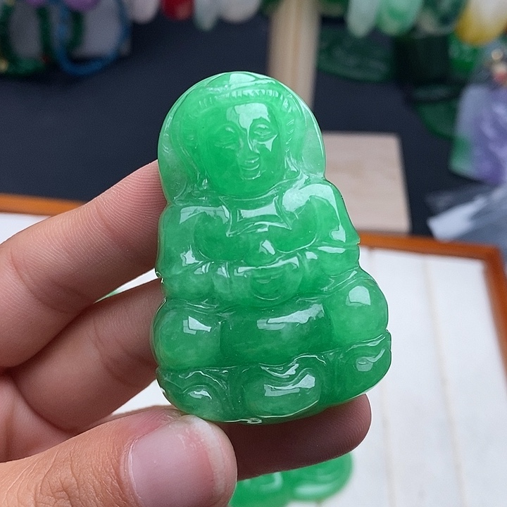 翡翠未镶嵌颈饰148手串