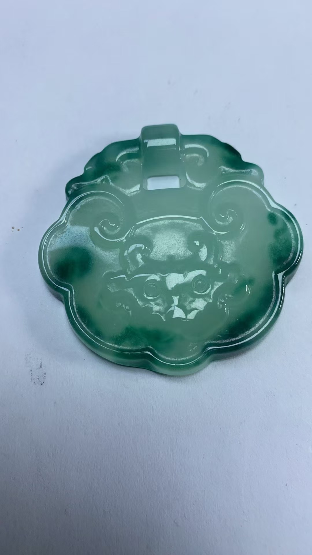 YY44【邂逅翡翠高冰吊坠，冰透绿意，开启浪漫时光】