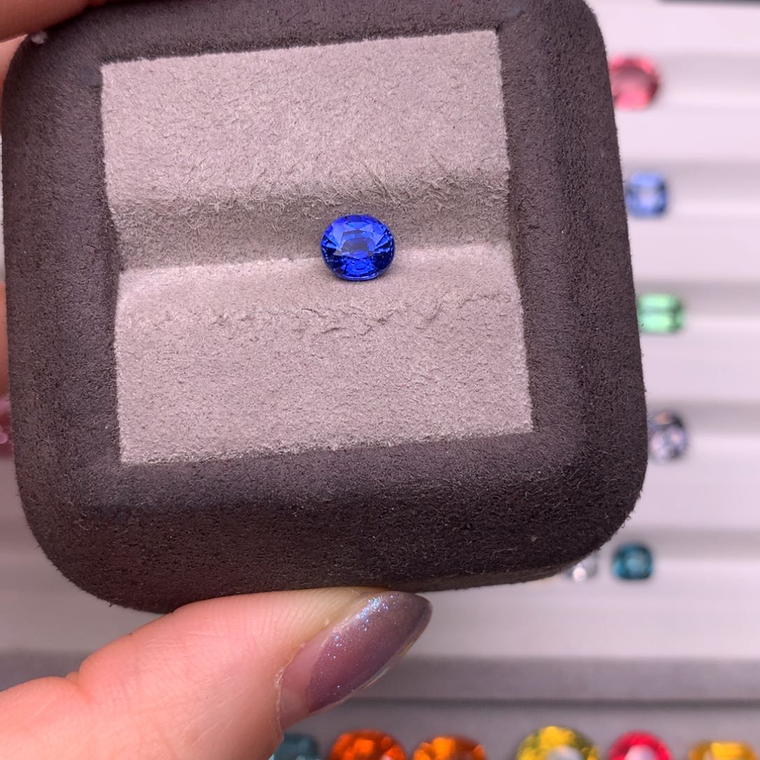 蓝宝石裸石未镶嵌1.05克拉