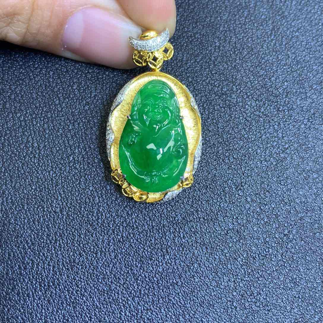 翡翠颈饰18K金镶嵌翡翠