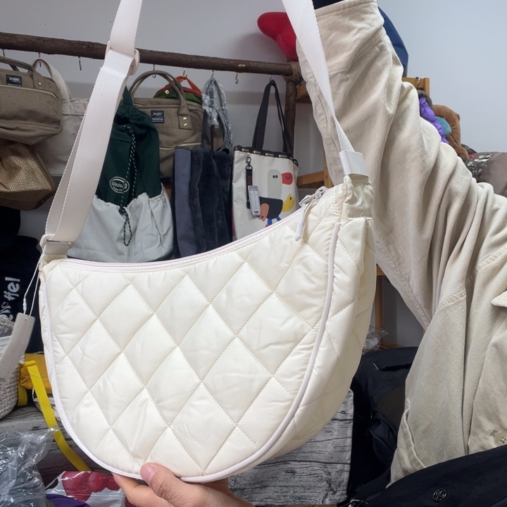 涂层帆布PU优衣饺子白