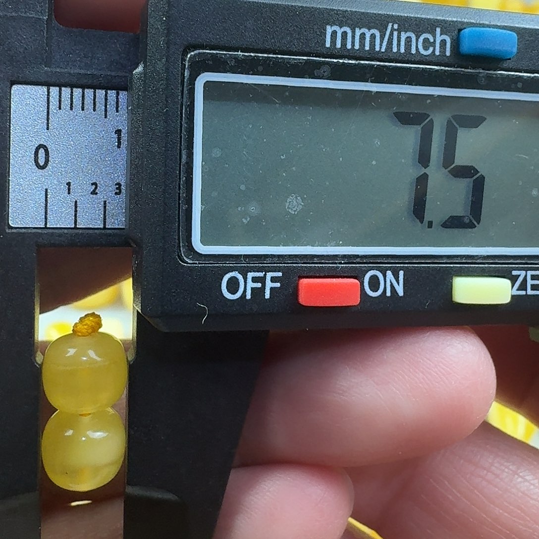 蜜蜡未镶嵌裸石15杂