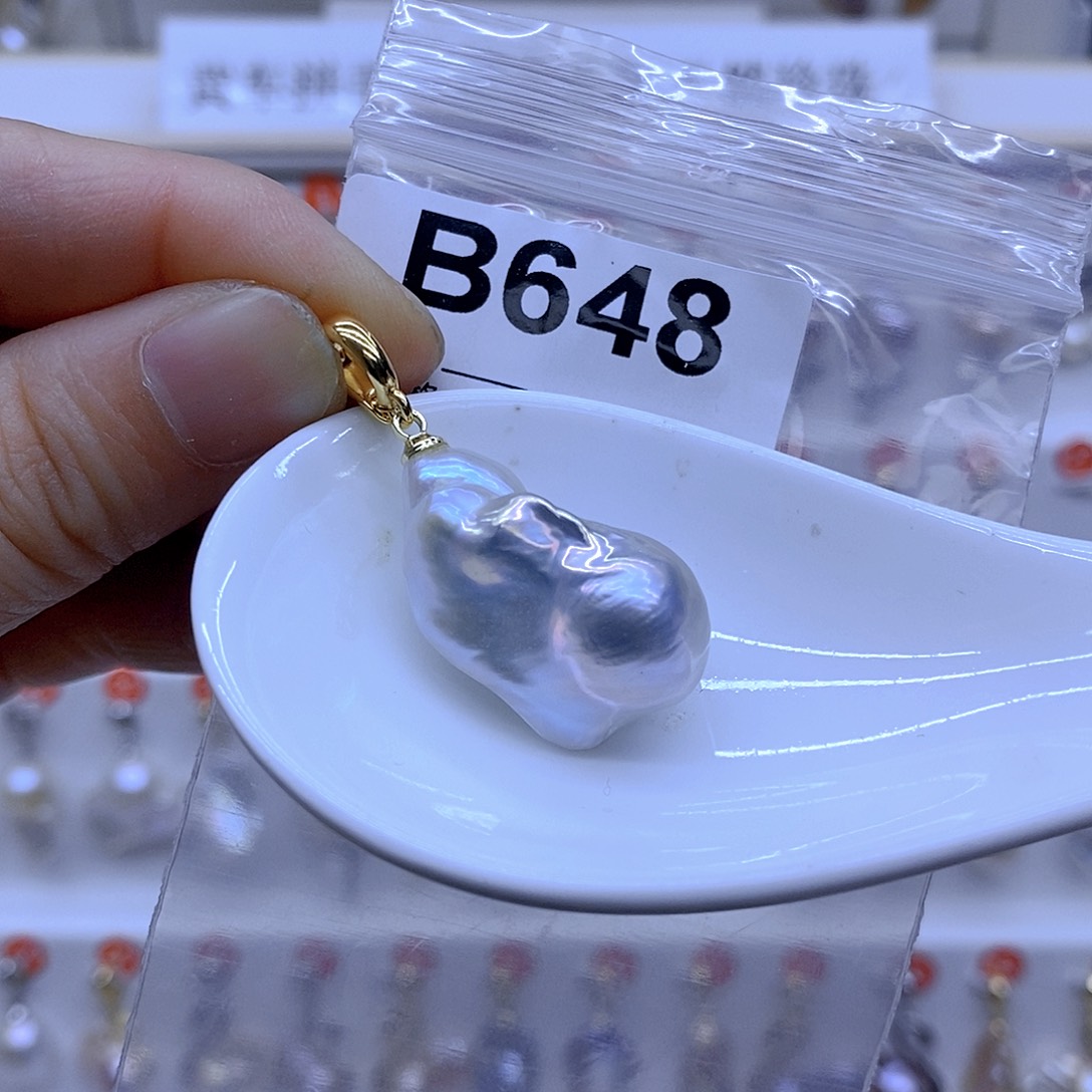 小***绪淡水珍珠颈饰未镶嵌