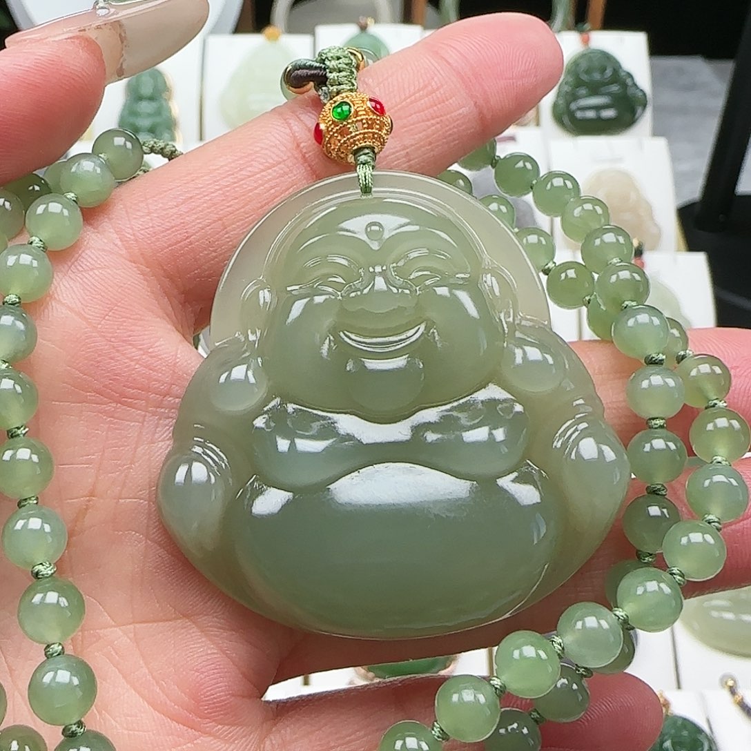 和田玉颈饰足金镶嵌