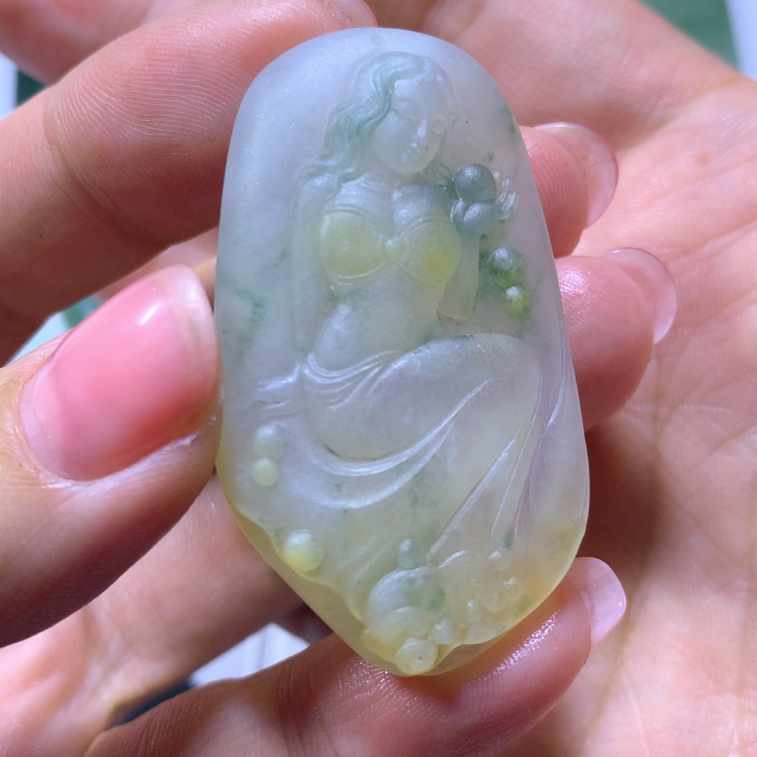 翡翠颈饰未镶嵌天然翡翠观音