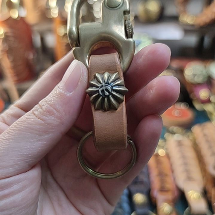 铜铁合金类海军钩鹰花钥匙扣
