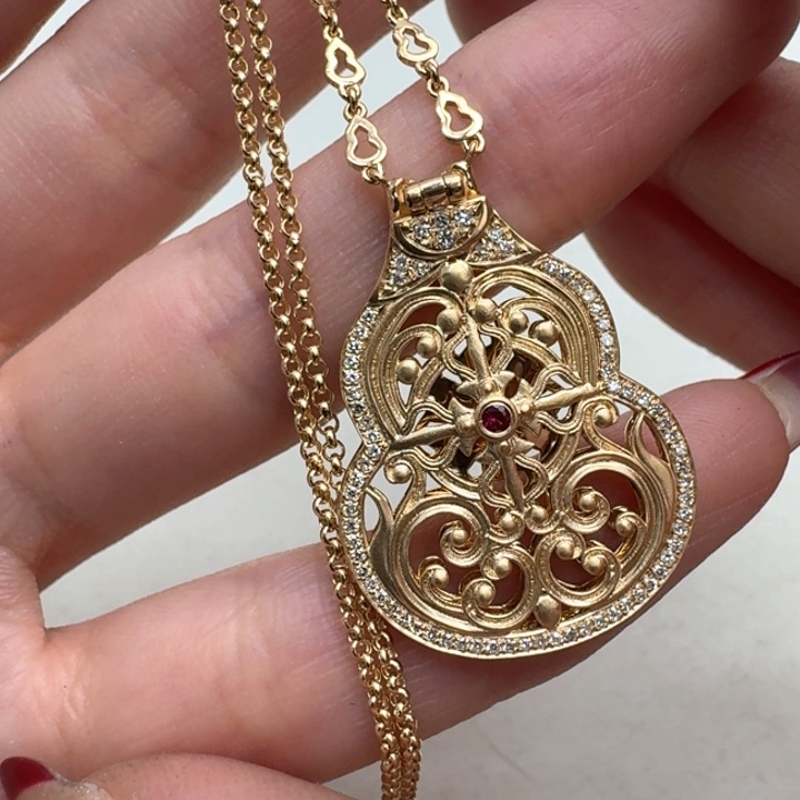 钻石颈饰18K金镶嵌成品