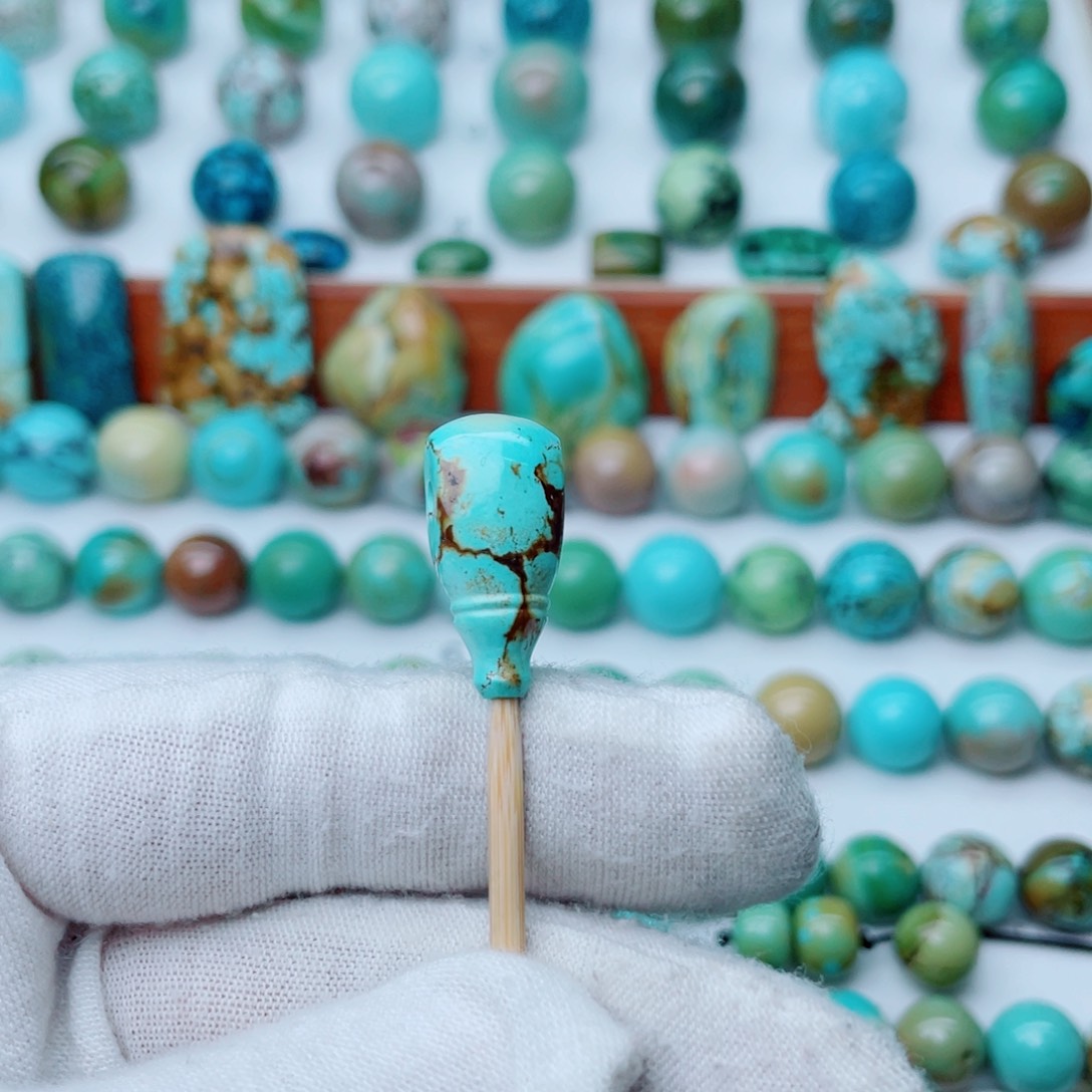 未镶嵌绿松石珠宝奇石