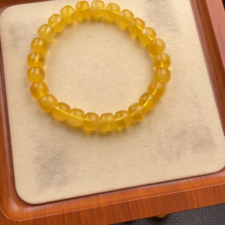 琥珀未镶嵌颈饰好