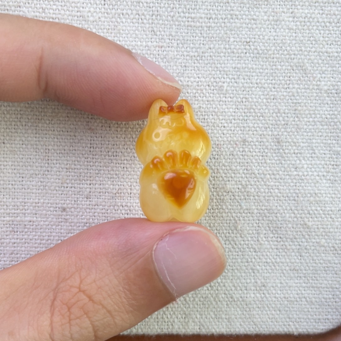 琥珀未镶嵌珠宝奇石兔子