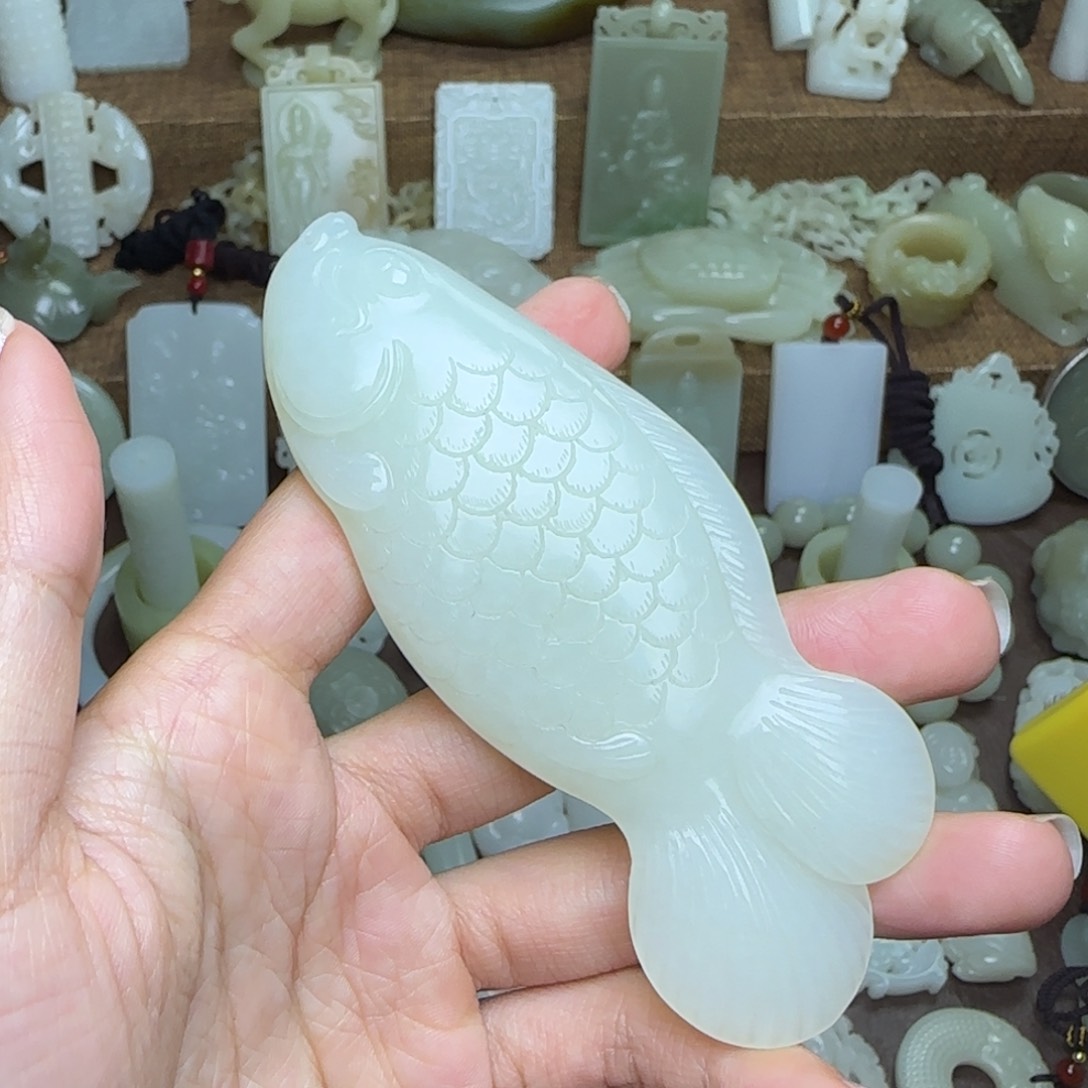 和田玉挂件未镶嵌鱼