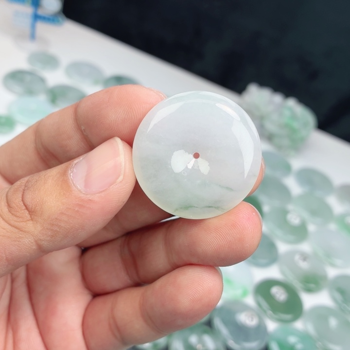 x***x翡翠未镶嵌颈饰缅甸天然A货翡翠