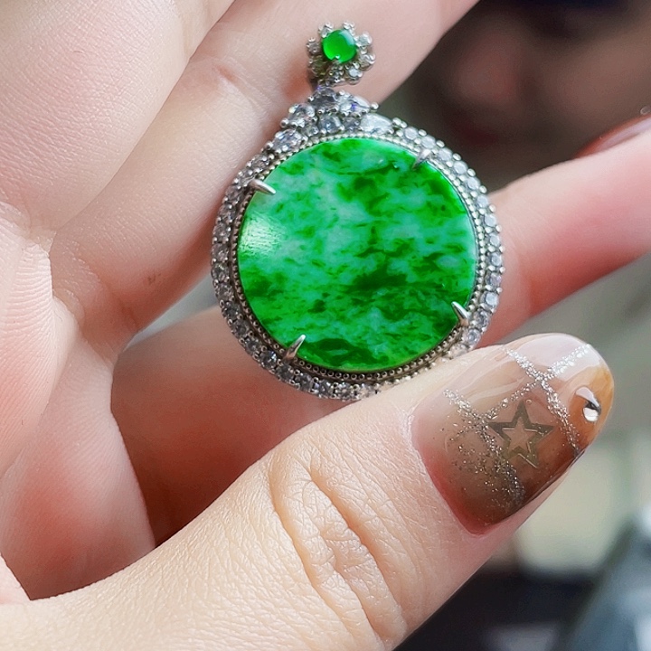 翡翠银S925镶嵌颈饰多样性