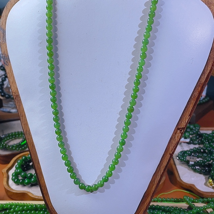 尚***风和田玉（碧玉）未镶嵌颈饰6