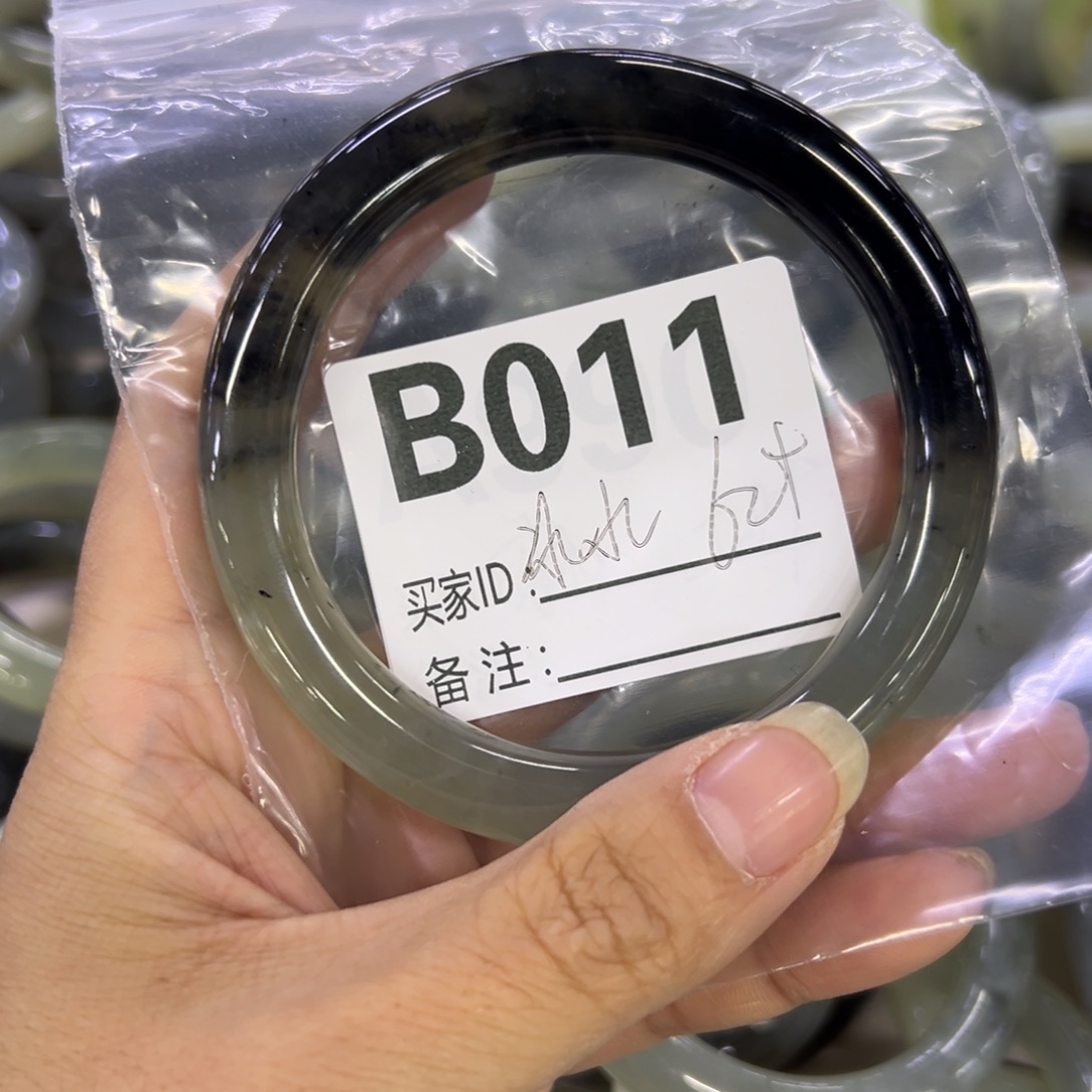 冰***水蛇纹石玉未镶嵌手镯