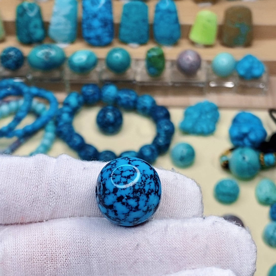 绿松石未镶嵌珠宝奇石