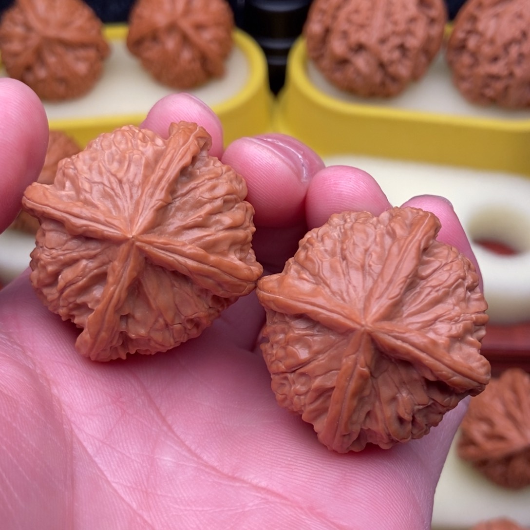 文玩核桃把件毕业金锭四棱39