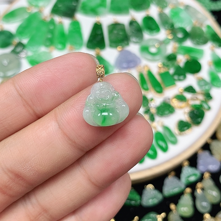 缘***翡翠18K金镶嵌颈饰飘阳绿小佛公