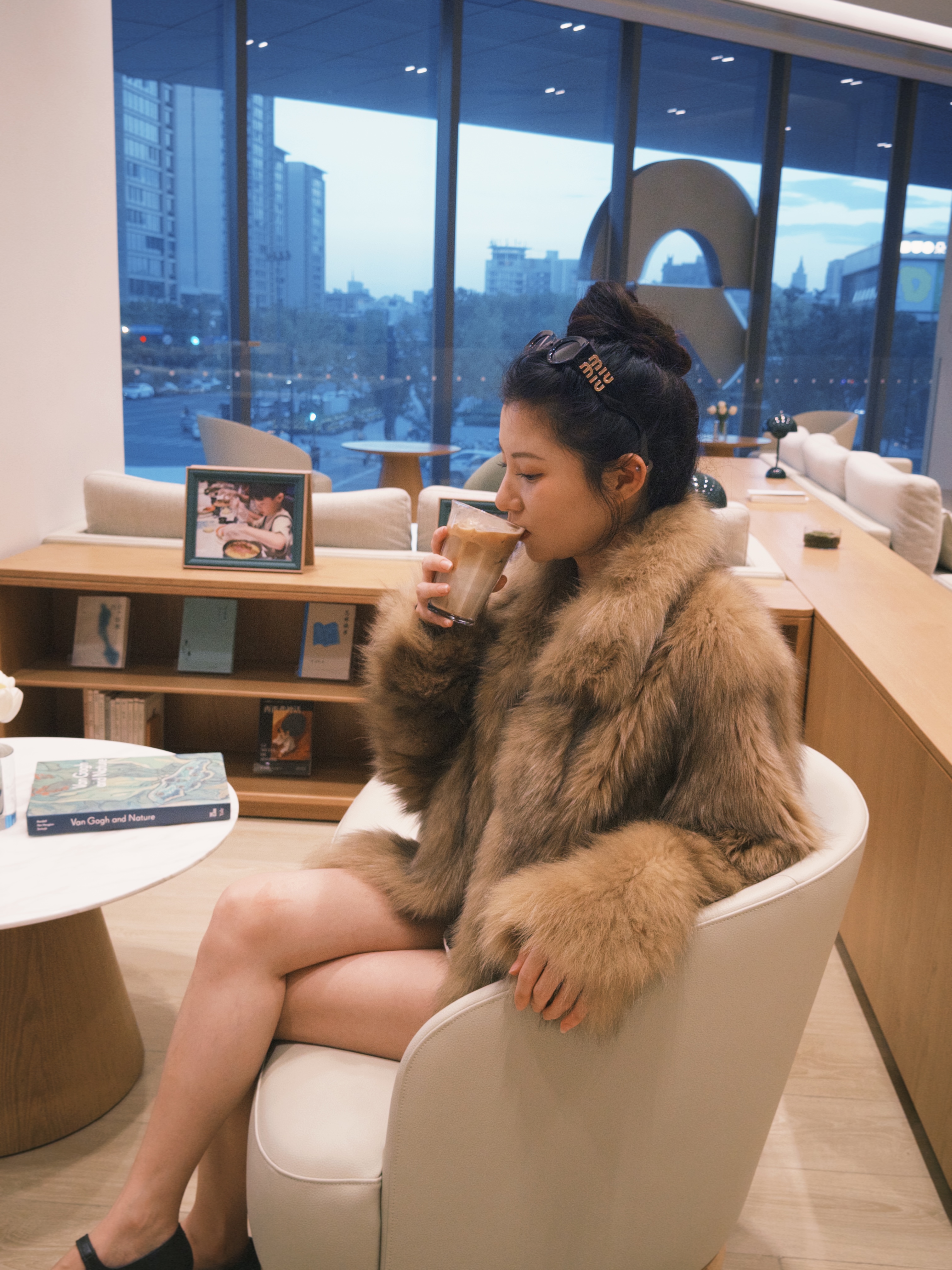 【伴糖】“小步舞曲”狐狸腹毛整版外套 可翻可立大毛领 网红时尚