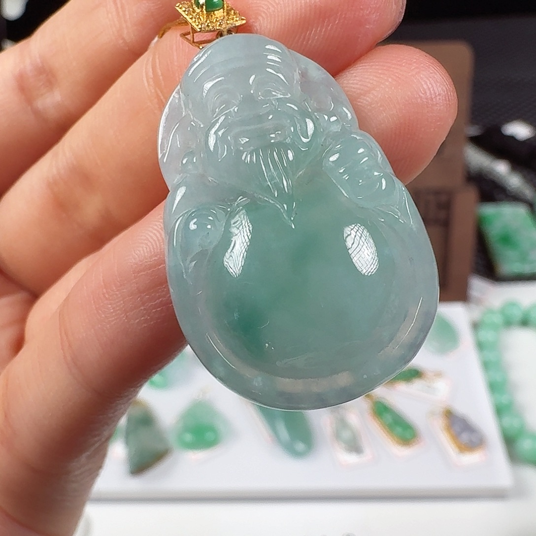 翡翠18K金镶嵌颈饰