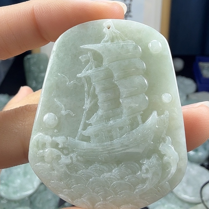 翡翠未镶嵌颈饰翡翠