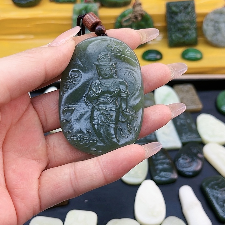 和田玉未镶嵌颈饰