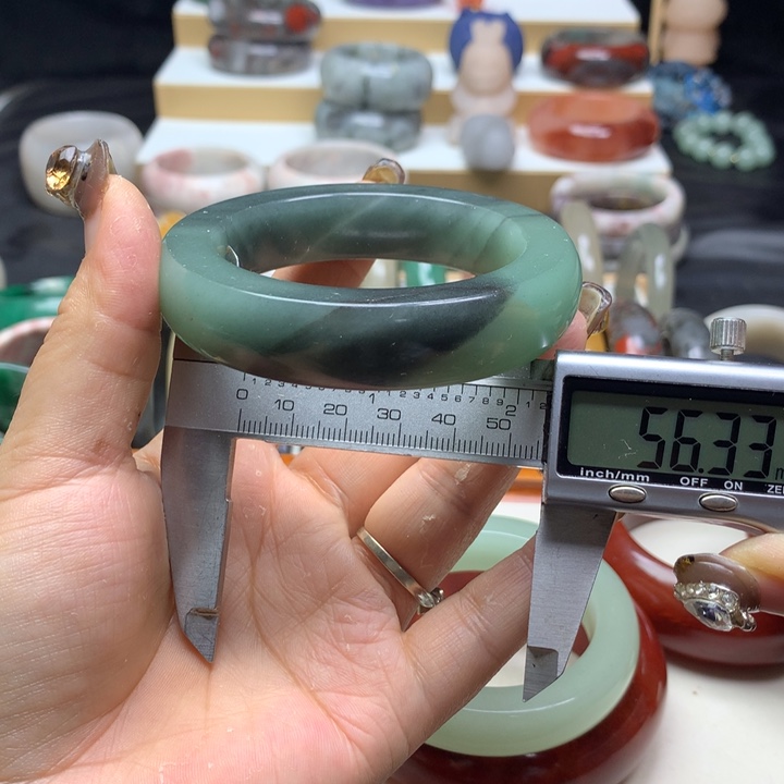 未镶嵌手镯石英质玉