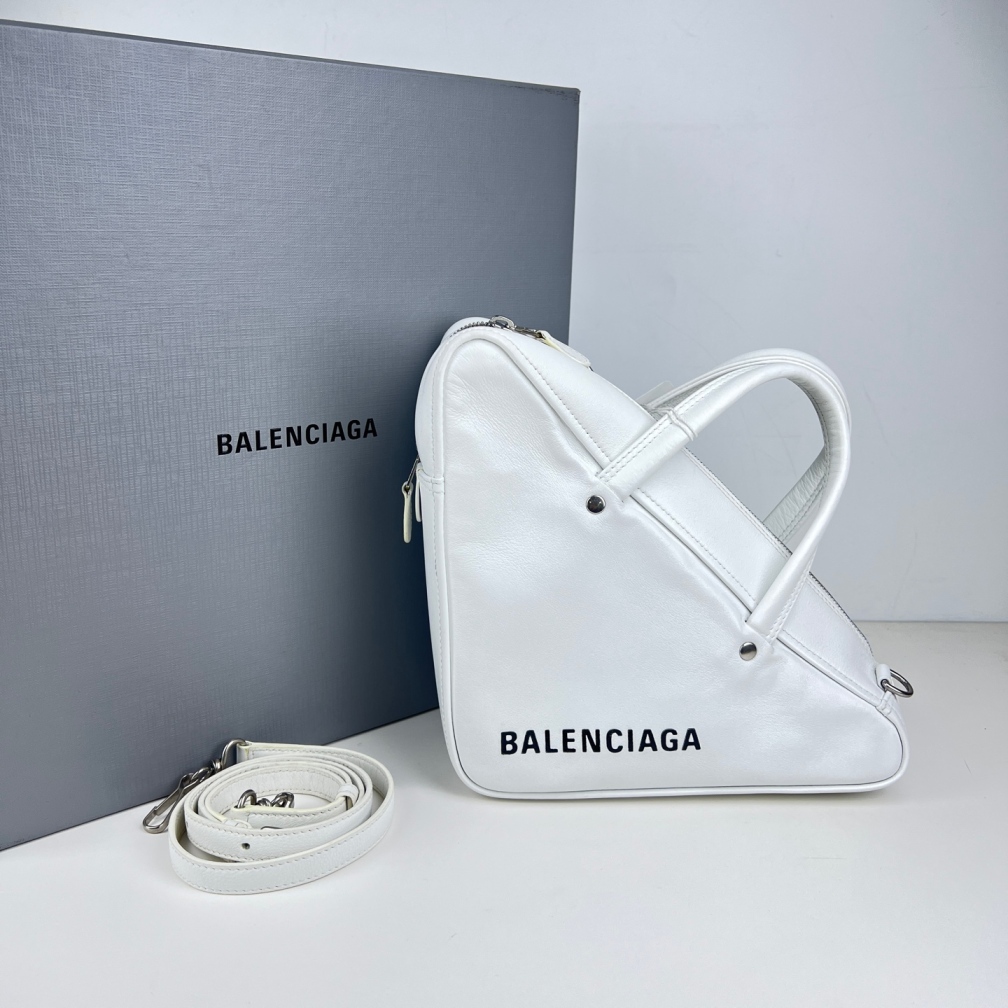 99新 Balenciaga/巴黎世家 云朵奢品/巴黎世家 三角包/98新
