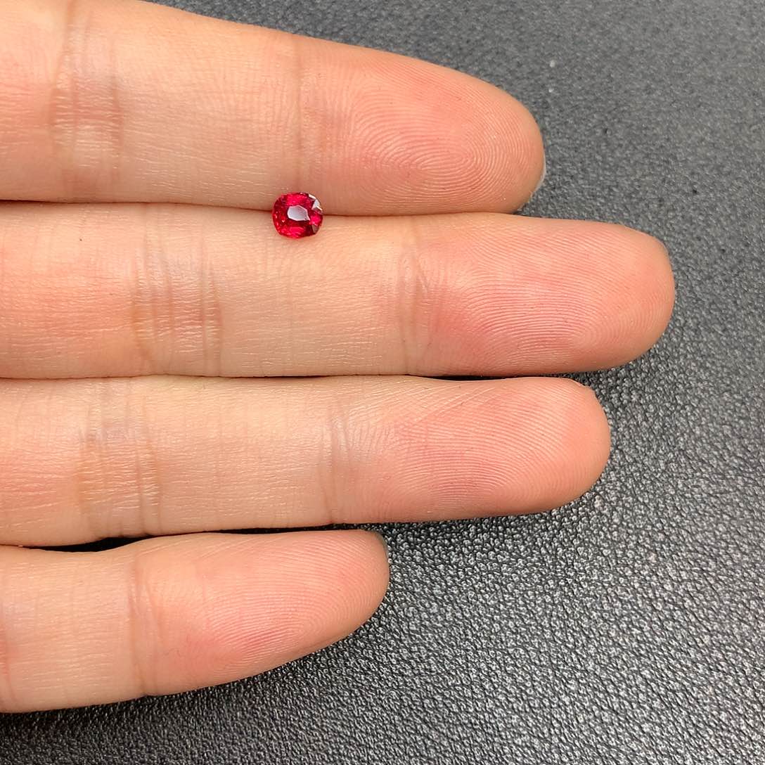 尖晶石裸石未镶嵌