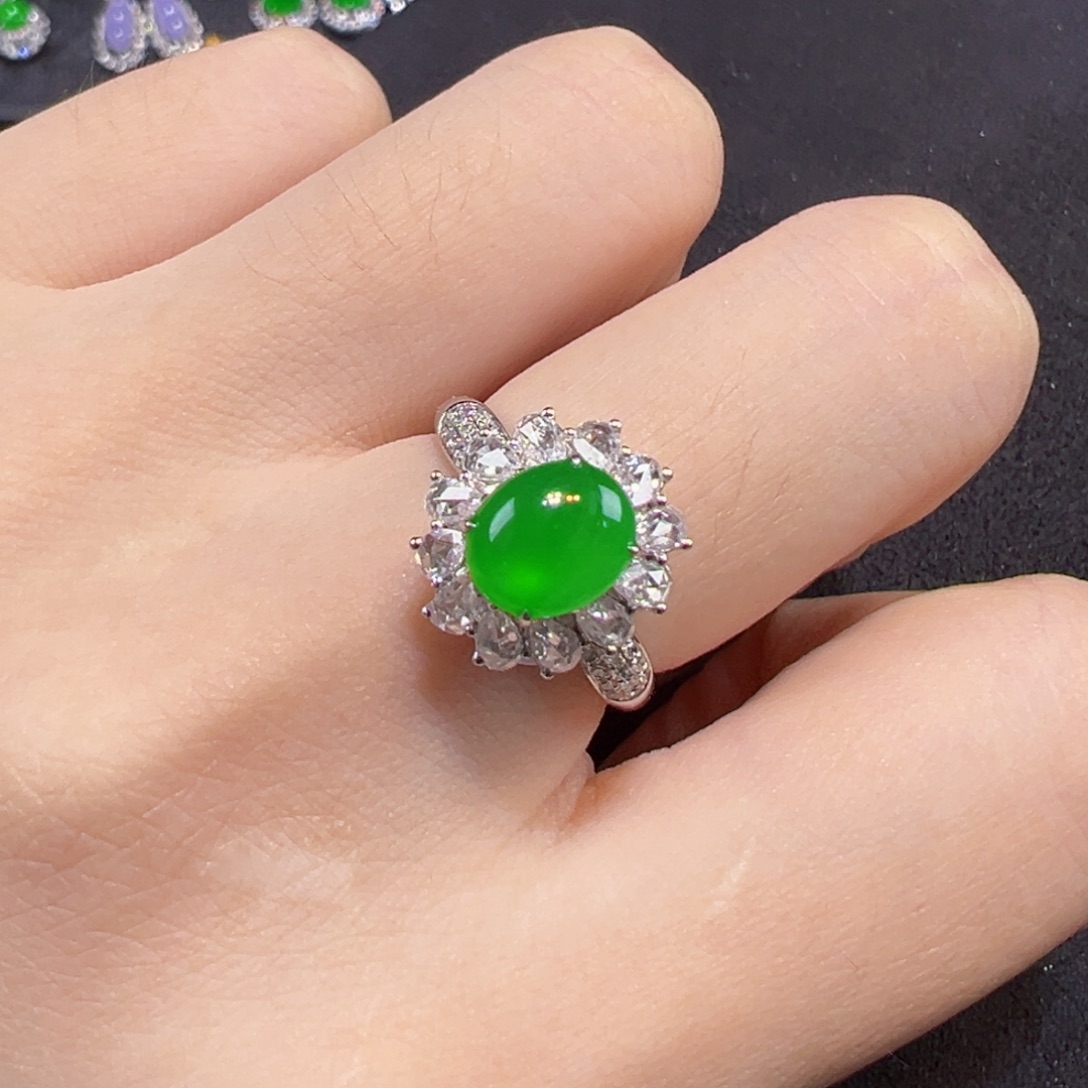 翡翠戒指18K金镶嵌d蛋面