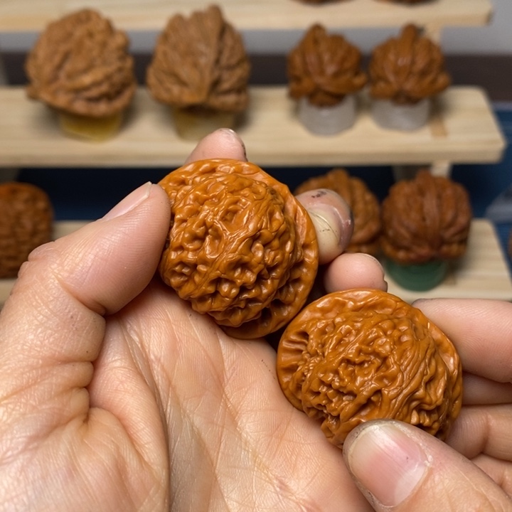 仔***-文玩核桃把件宫灯