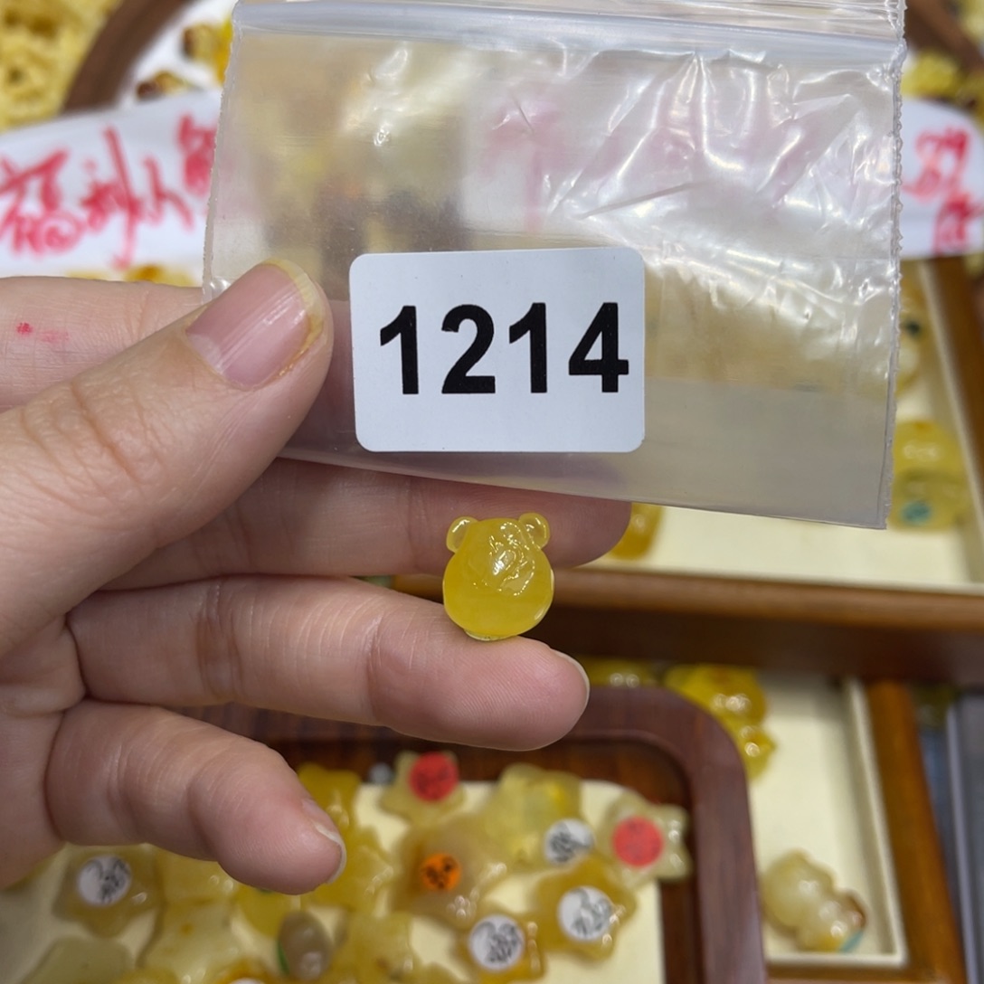 琥珀珠宝奇石未镶嵌