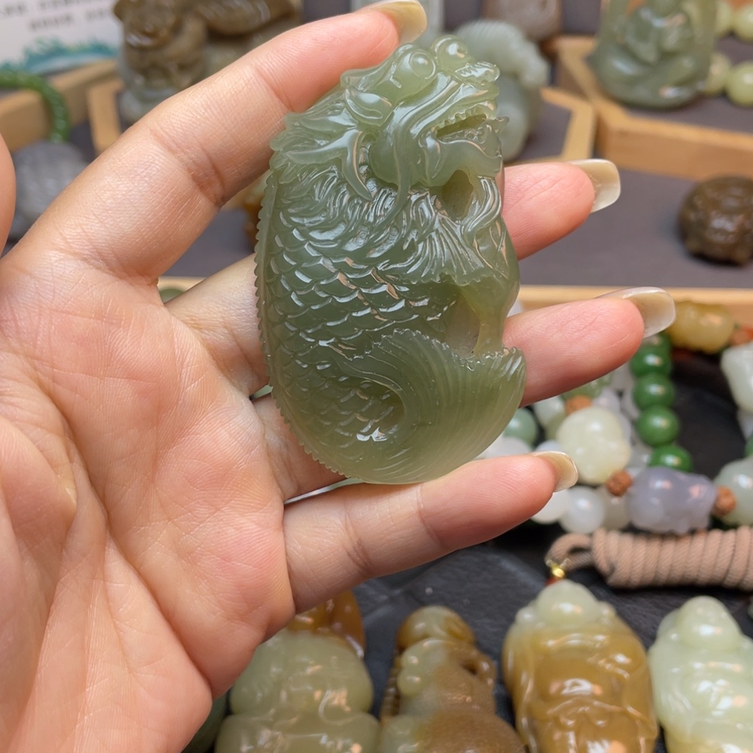 颈饰未镶嵌和田玉