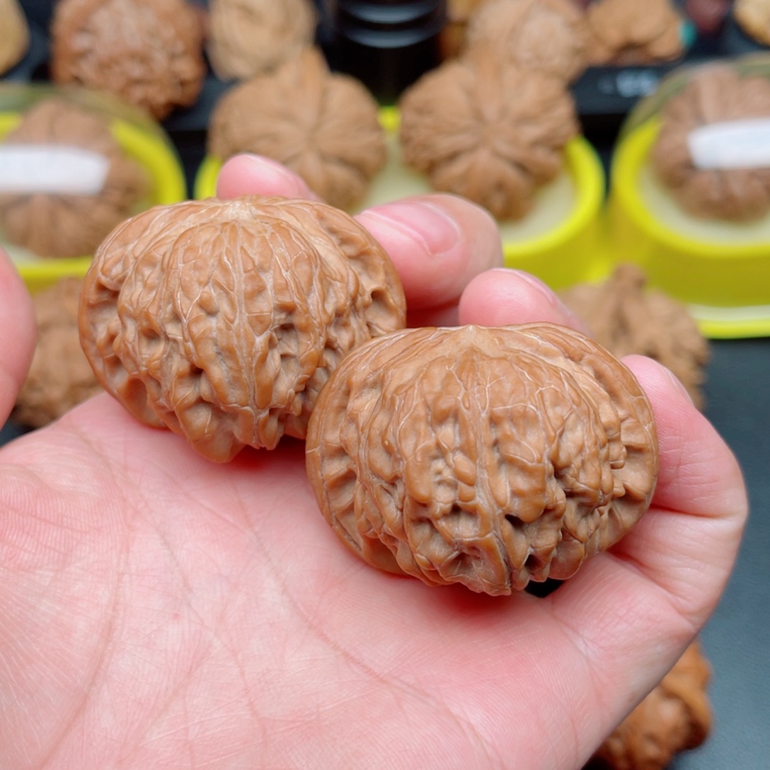 文玩核桃吊坠磨盘狮子头42×39×30