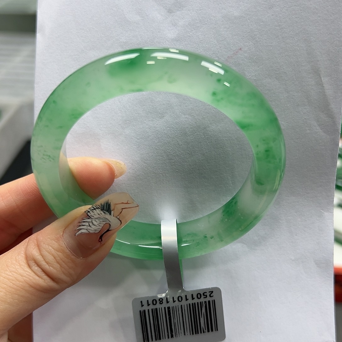 石英质玉手镯未镶嵌Z**n