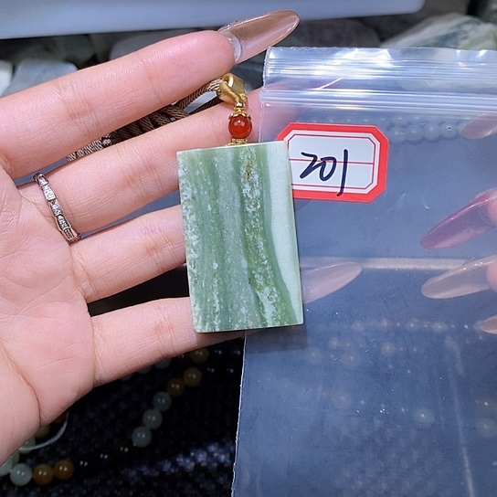 和田玉和田玉边角料随机发未镶嵌