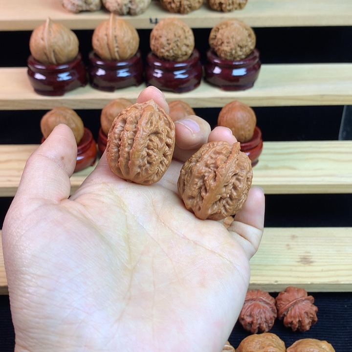 吊坠文玩核桃龙脊