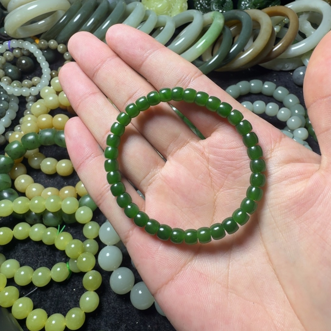 和田玉未镶嵌手串