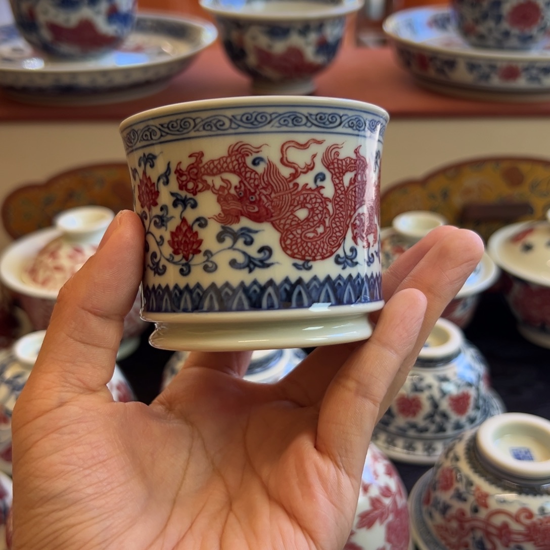 正绎堂釉里红双龙容天杯