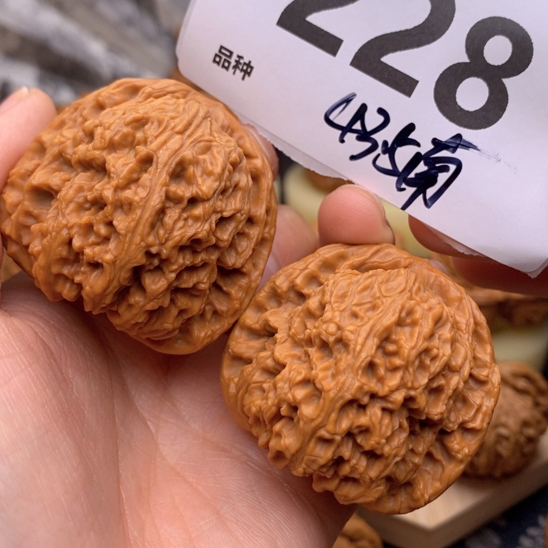 文玩核桃把件228号43.5南疆