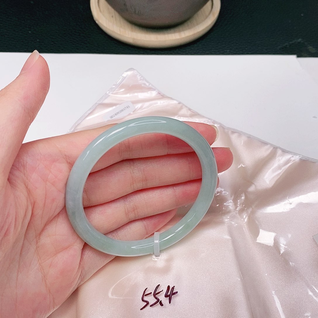 【闪购商品】翡翠手镯未镶嵌圆条