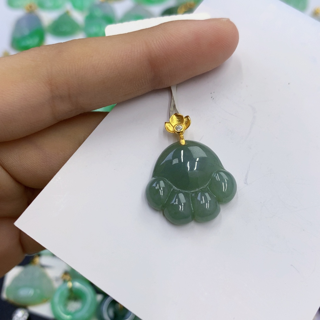 翡翠未镶嵌颈饰翡翠