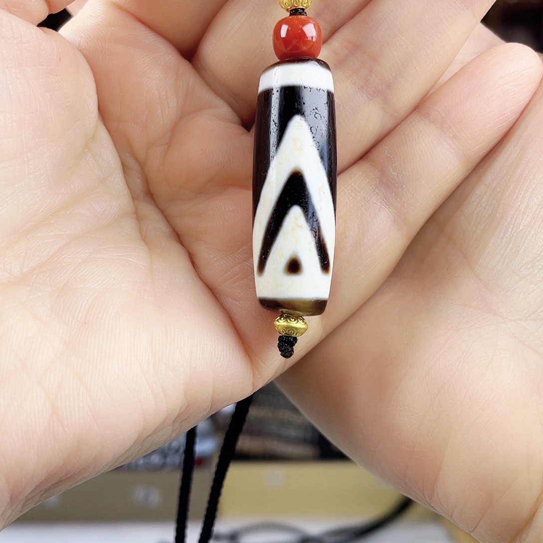 玛瑙/玉髓合金颈饰行运