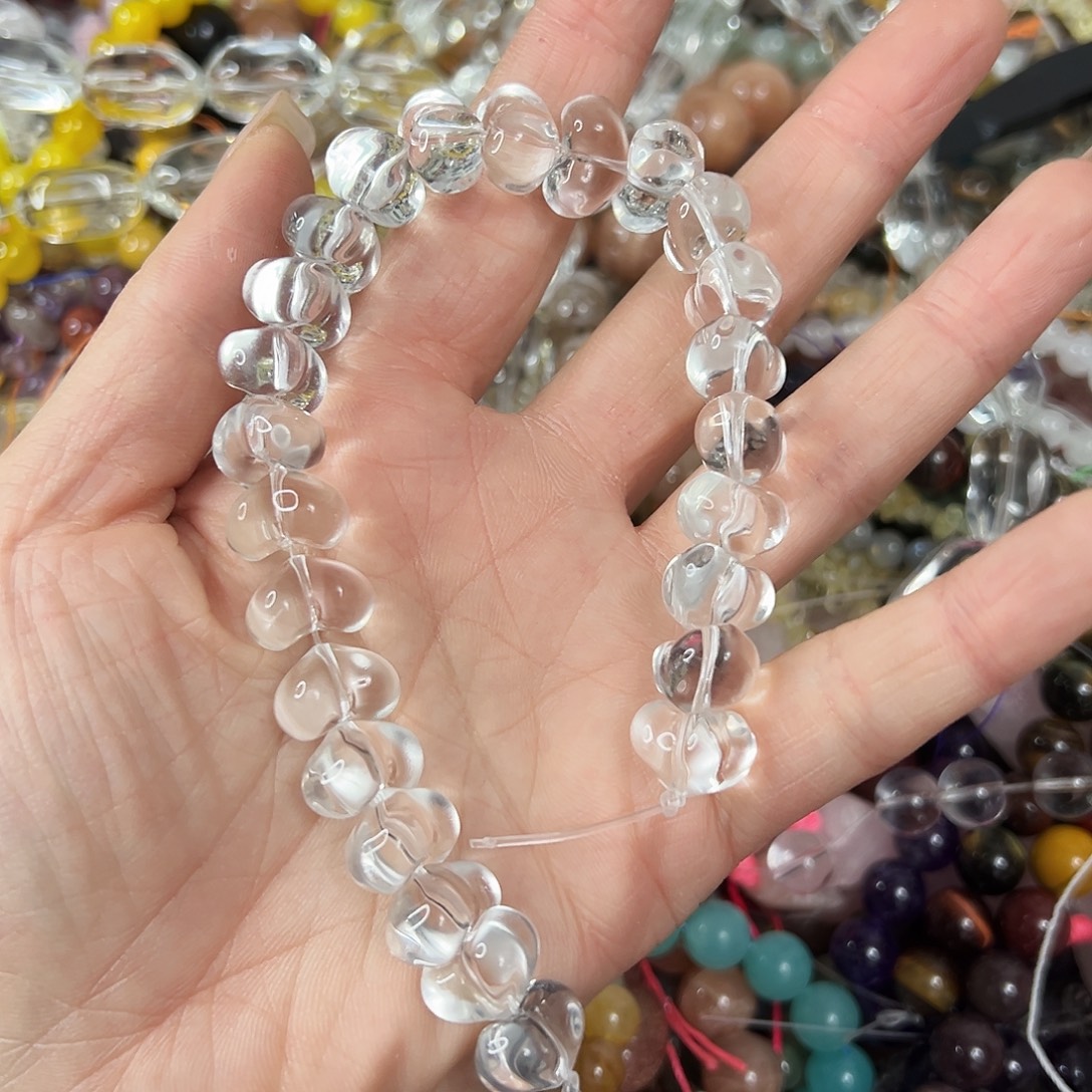 玛瑙/玉髓未镶嵌珠宝半成品，压电白水晶屁桃爱心25颗